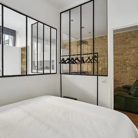 Apartment Beau 3 Pieces Rue Poissonniere Paris