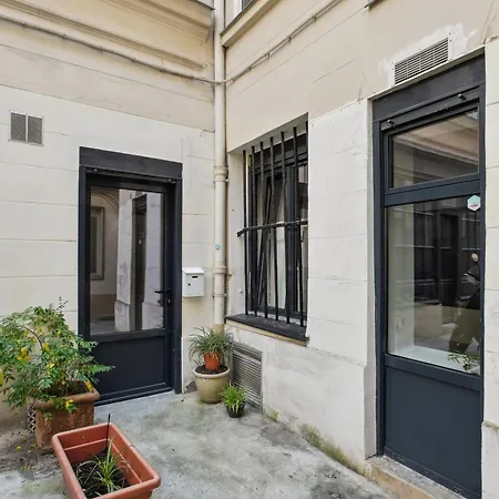 Beau 3 Pieces Rue Poissonniere Apartment Paris